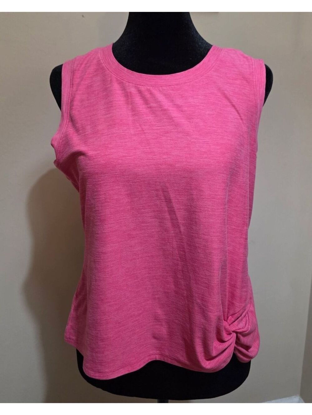 Layer 8 Women's Medium Pink Sleeveless Athletic Tank Top with Qwick-Dry Fabric
